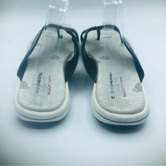 Sketchers, memory foam, women’s sandals with toe grip Size 10 - Picture 4 of 7